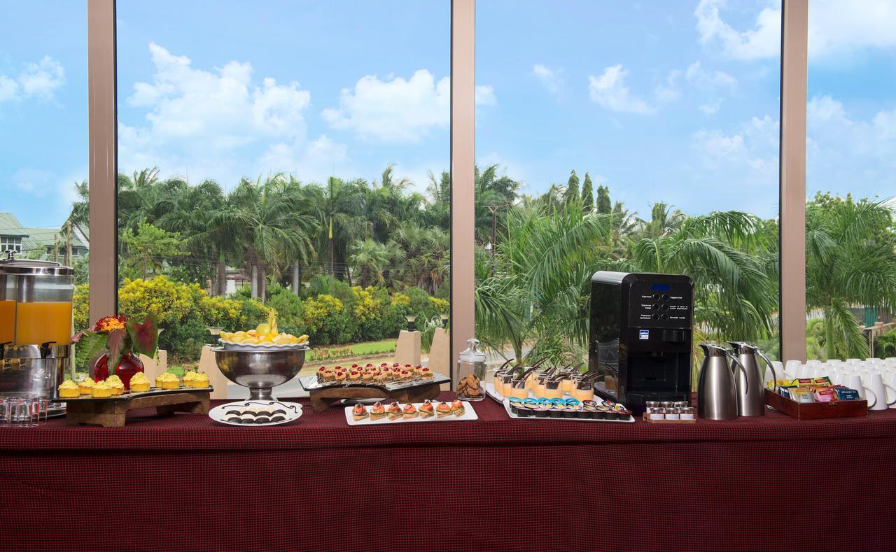 Ramada Resort By Wyndham Dar Es Salaam Eksteriør billede